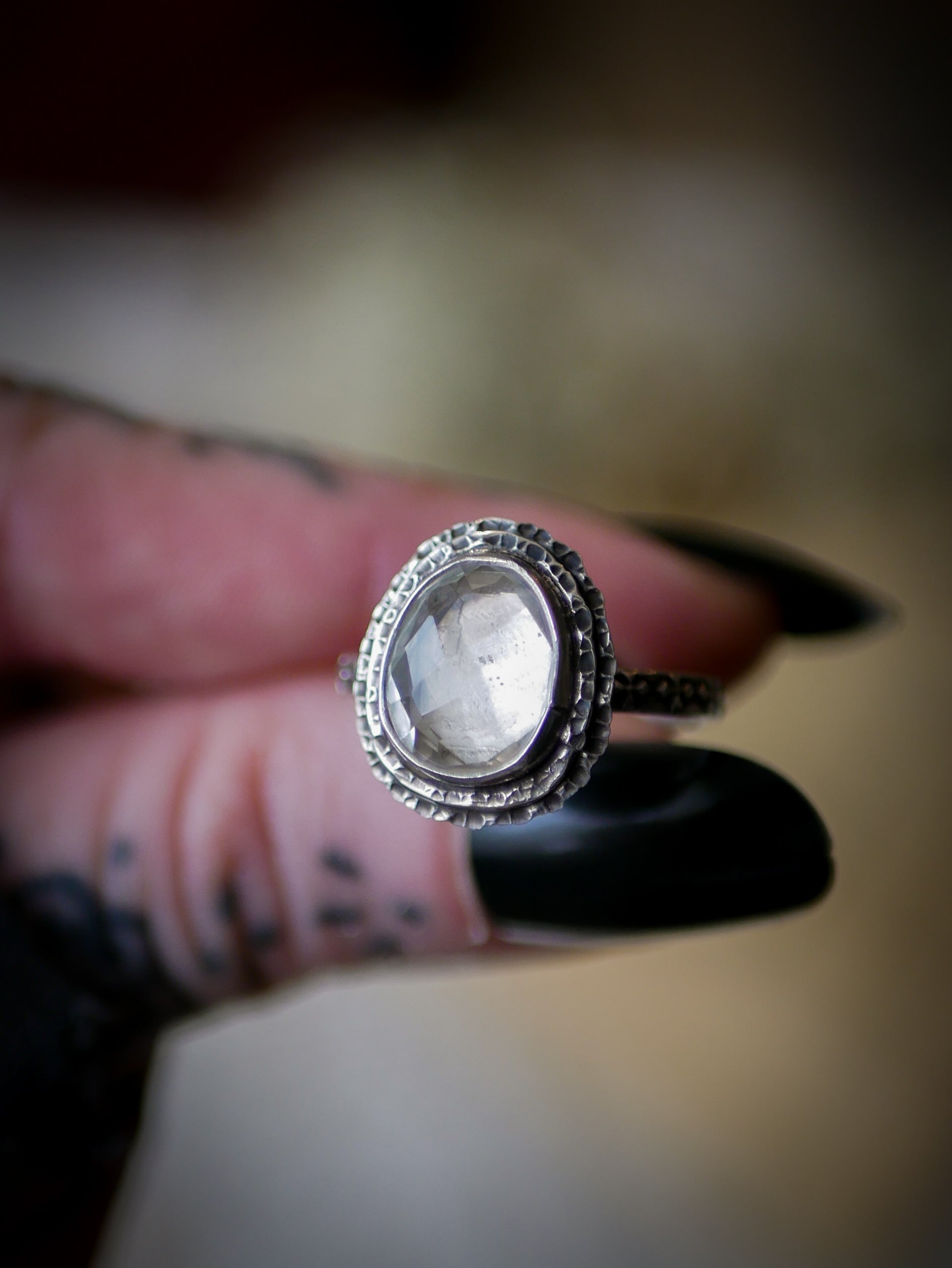 La Diseuse de Bonne Aventure - Bague en quartz clair et argent