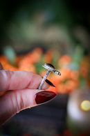 Le Familier - Bague en grenat Hessonite facetté et argent, chauve-souris forgée