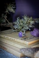 Ajna - Anello in charoite e argento, anelli forgiati