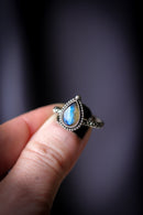 L'Onguent de Vol - Bague en argent et labradorite bleue