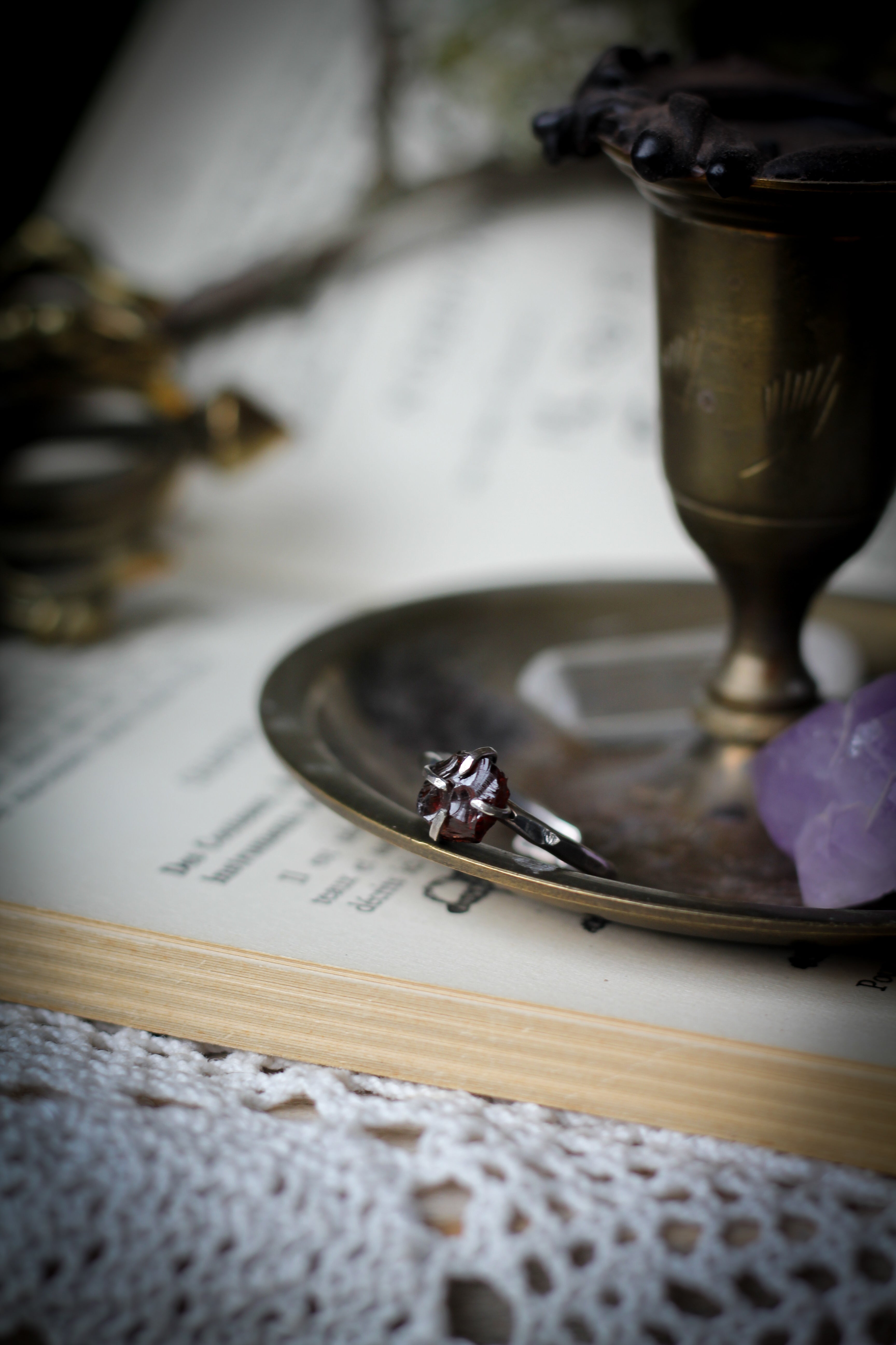 Ex Voto - Raw garnet and silver ring