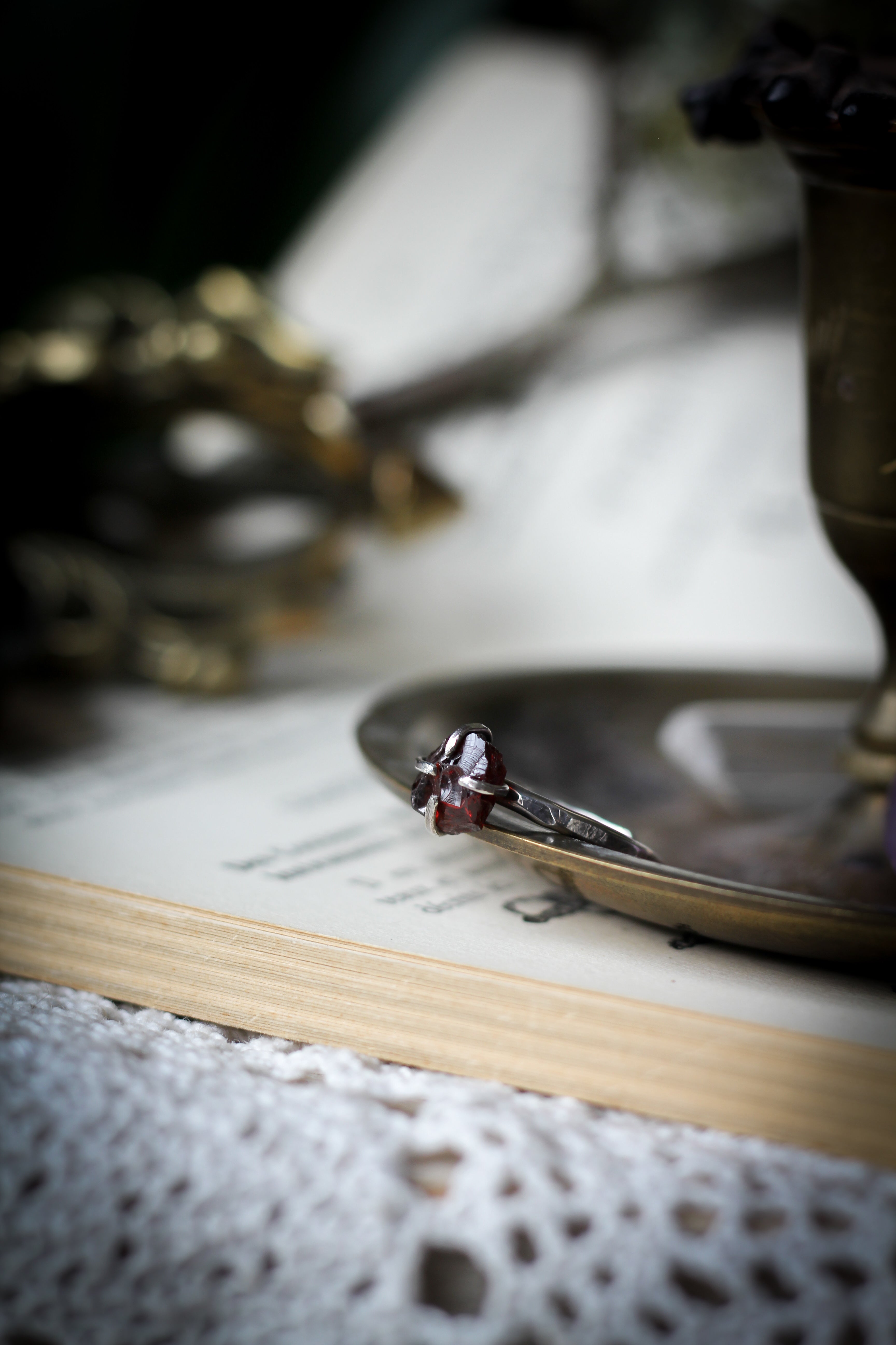 Ex Voto - Raw garnet and silver ring