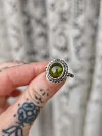 [Réservé] La Sorcière Verte - Bague en vésuvianite et argent