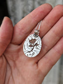[Réservé] Chrysanthemum Solis - Collier en ambre de la Baltique et argent, chrysanthème au dos