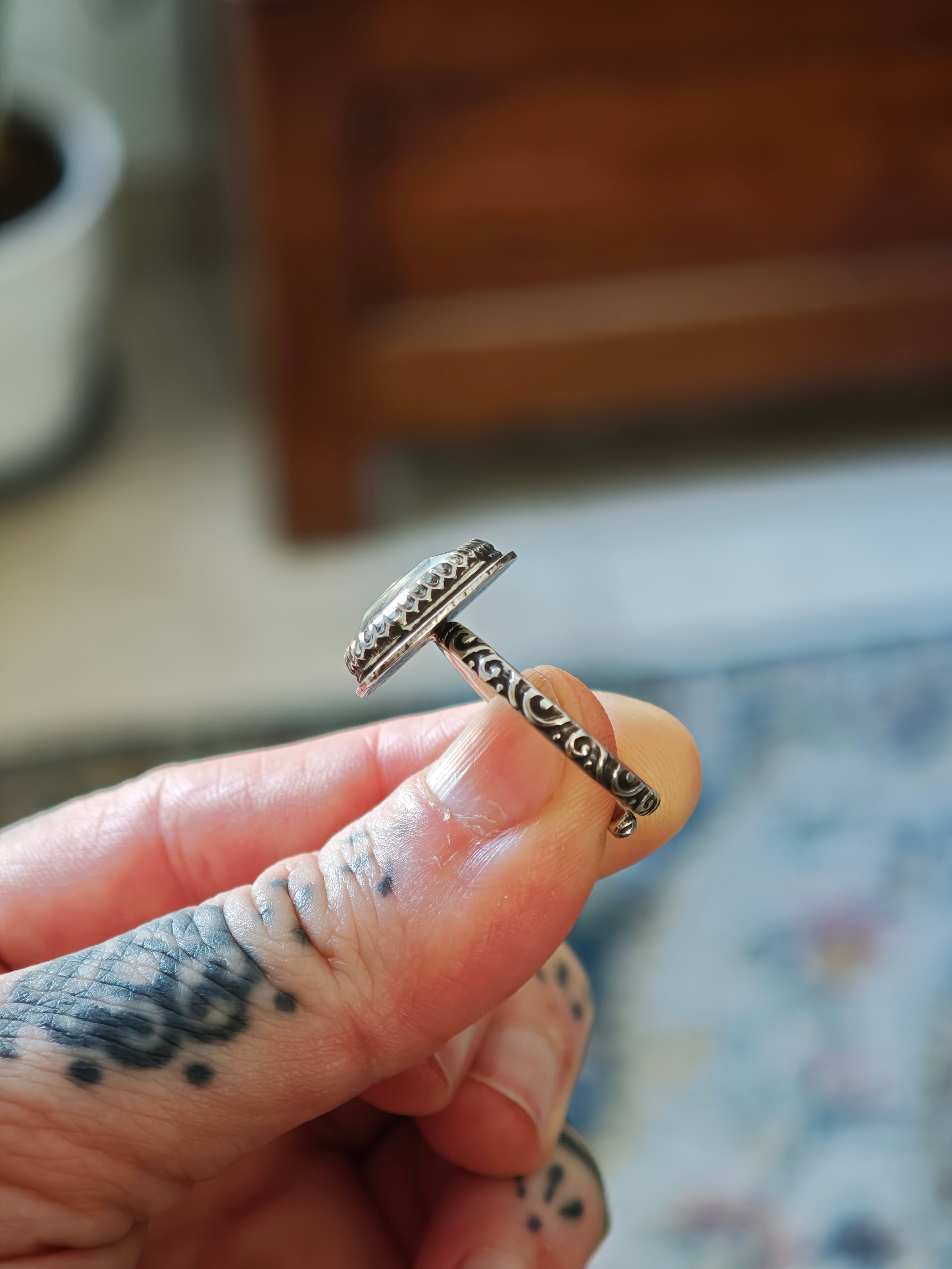 [Réservé] La Selkie - Bague doublet de nacre et cristal facetté, argent