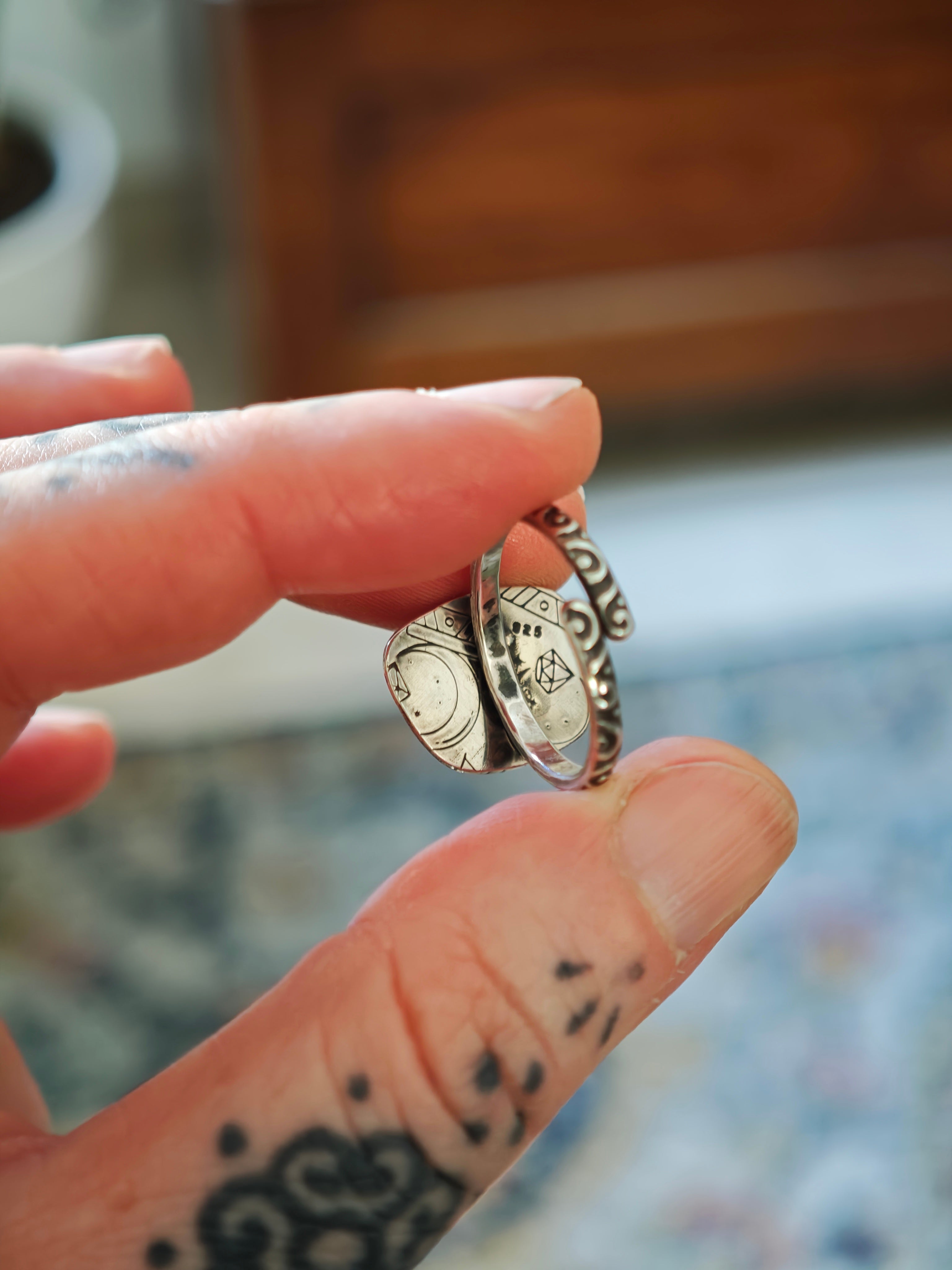 [Réservé] La Selkie - Bague doublet de nacre et cristal facetté, argent