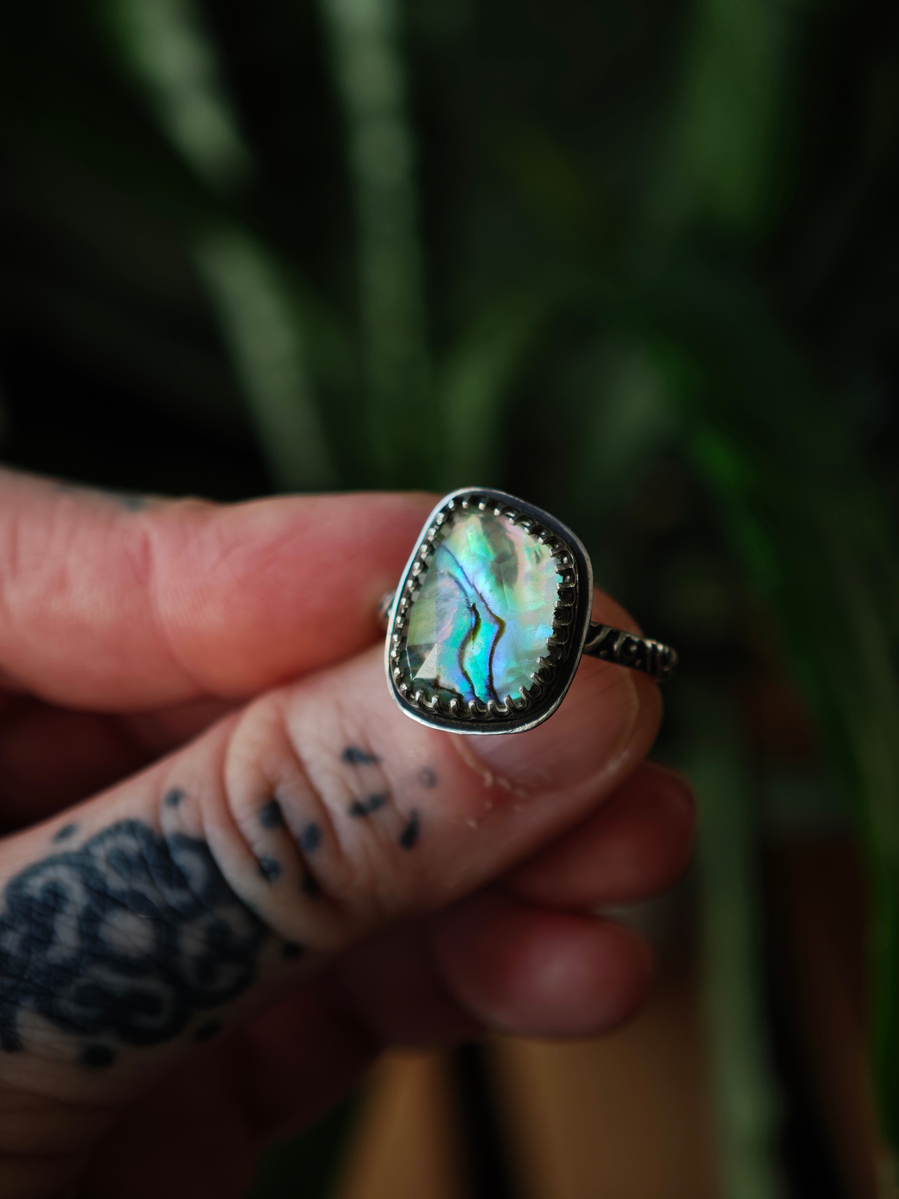 [Réservé] La Selkie - Bague doublet de nacre et cristal facetté, argent