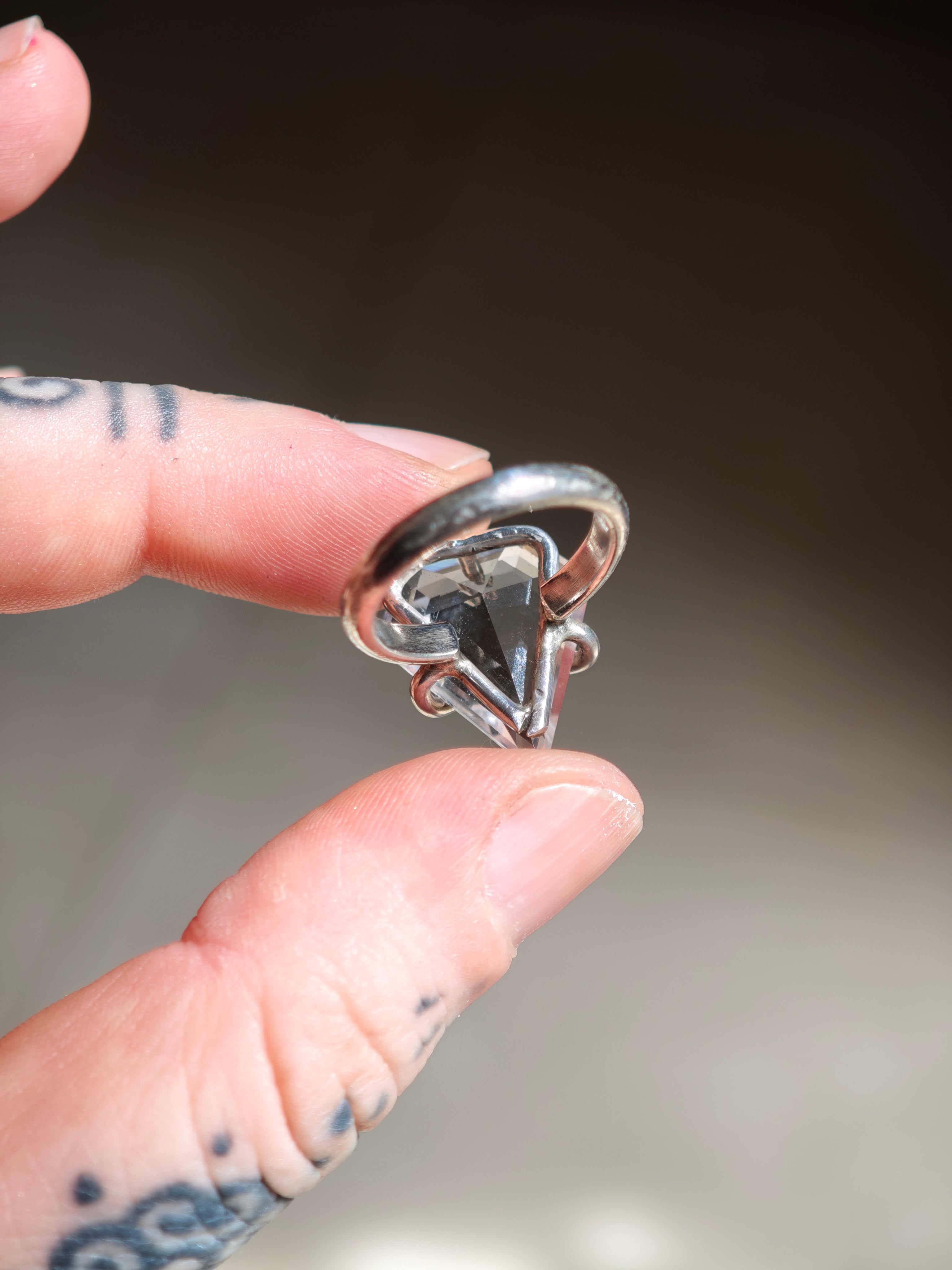 [Réservé] Déesse de Lumière - Bague solitaire en quartz clair (cristal de roche) et argent