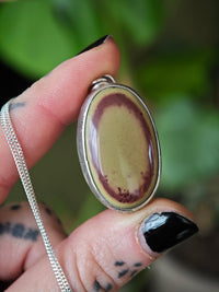 [Réservé] L'Ouroboros - Collier en jaspe sanguin et argent, Ouroboros forgé au dos