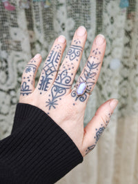 [Réservé] Aphrodite - Bague en pierre de lune arc-en-ciel, jaspe rouge et argent