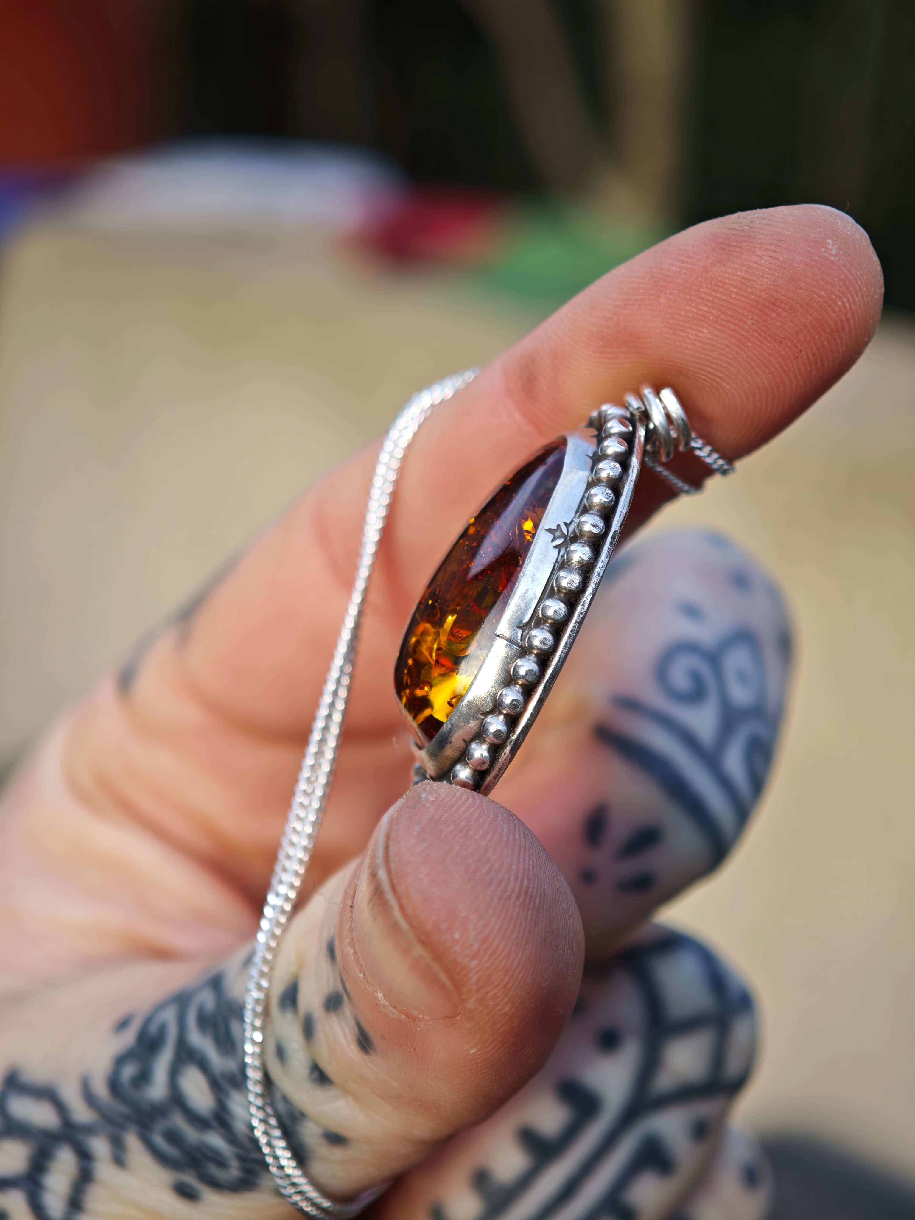 [Riservato a Lise] Sanctus - Collana in ambra baltica e argento, calice sul retro