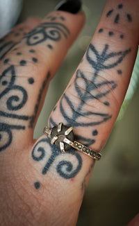 EarthMagick - Bague en fossile d'ammonite véritable et argent