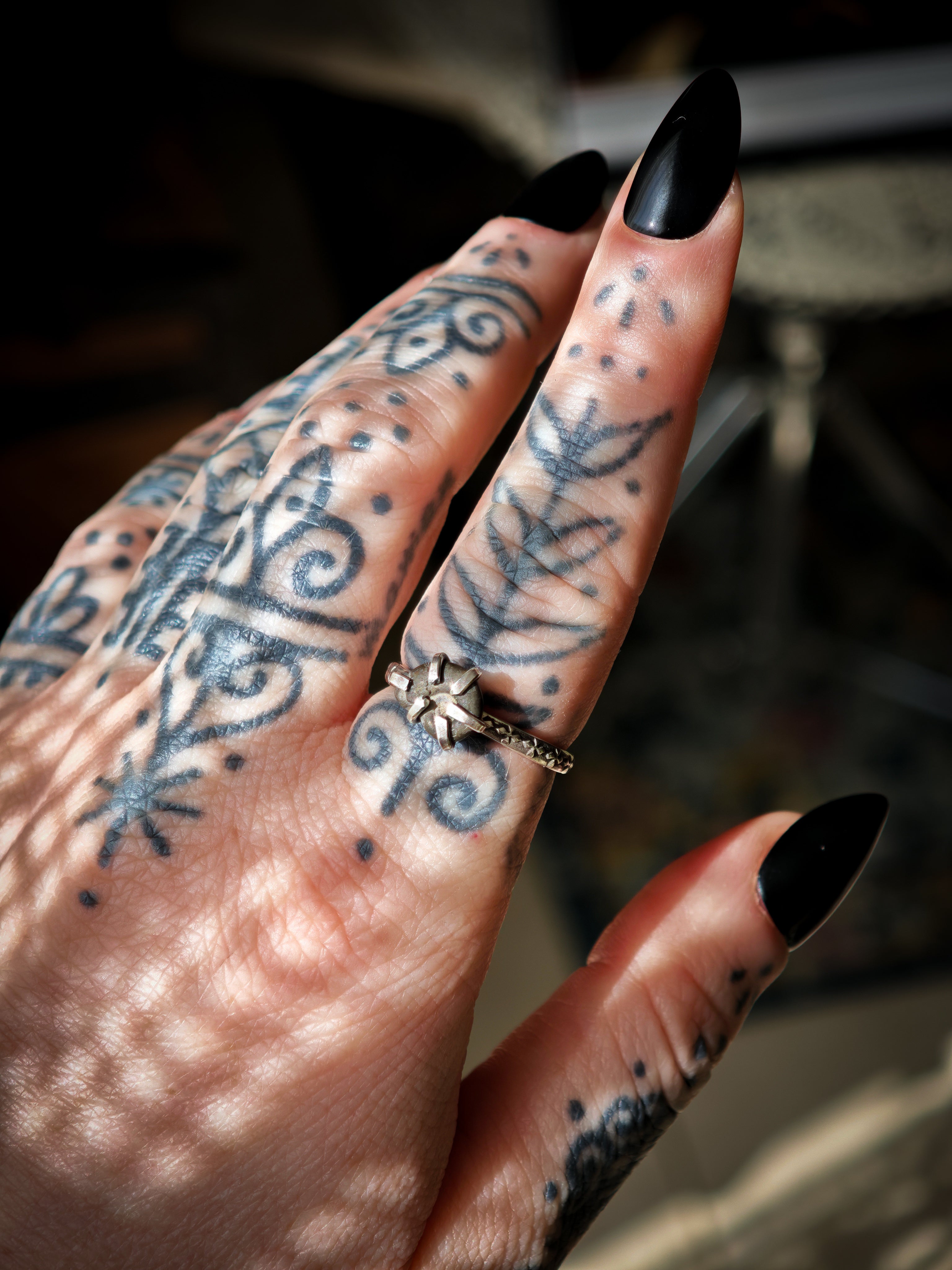 EarthMagick - Bague en fossile d'ammonite véritable et argent