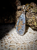 Le Talisman de Pan - Pendentif en pietersite bicolore et argent, Pan au dos