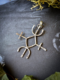 Commande ton sigil personnalisé - Duo pendentif forgé et sigil dessiné par La Cabane de Pan
