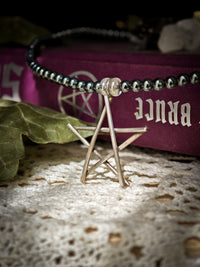 The Craft - Collier ras-de-cou en perles d'hématite, quartz aura, argent et pentagramme forgé