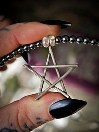 The Craft - Collier ras-de-cou en perles d'hématite, quartz aura, argent et pentagramme forgé