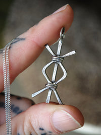 Commande personnalisée Imen - Collier en argent, rune liée Ingwaz et Isa forgée