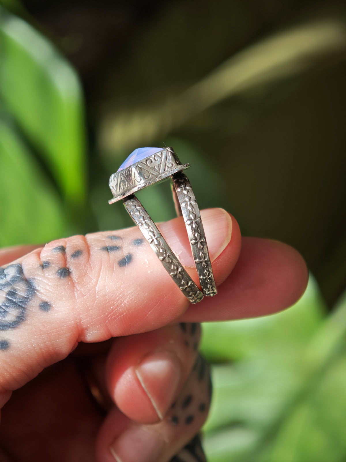 [Réservé] Pastel Goth - Bague chauve-souris en quartz lavande et argent