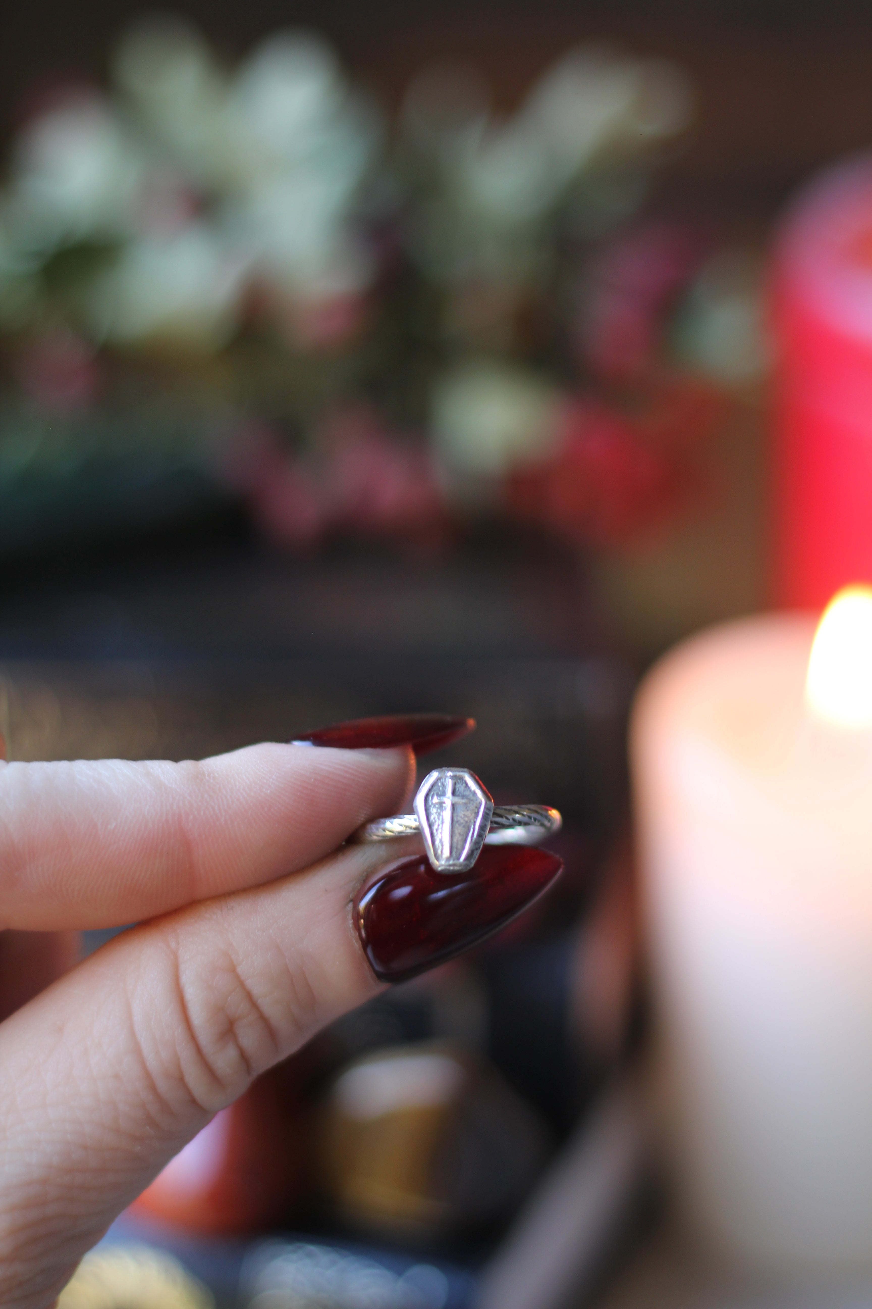 Le Tombeau - Bague en argent, cercueil forgé