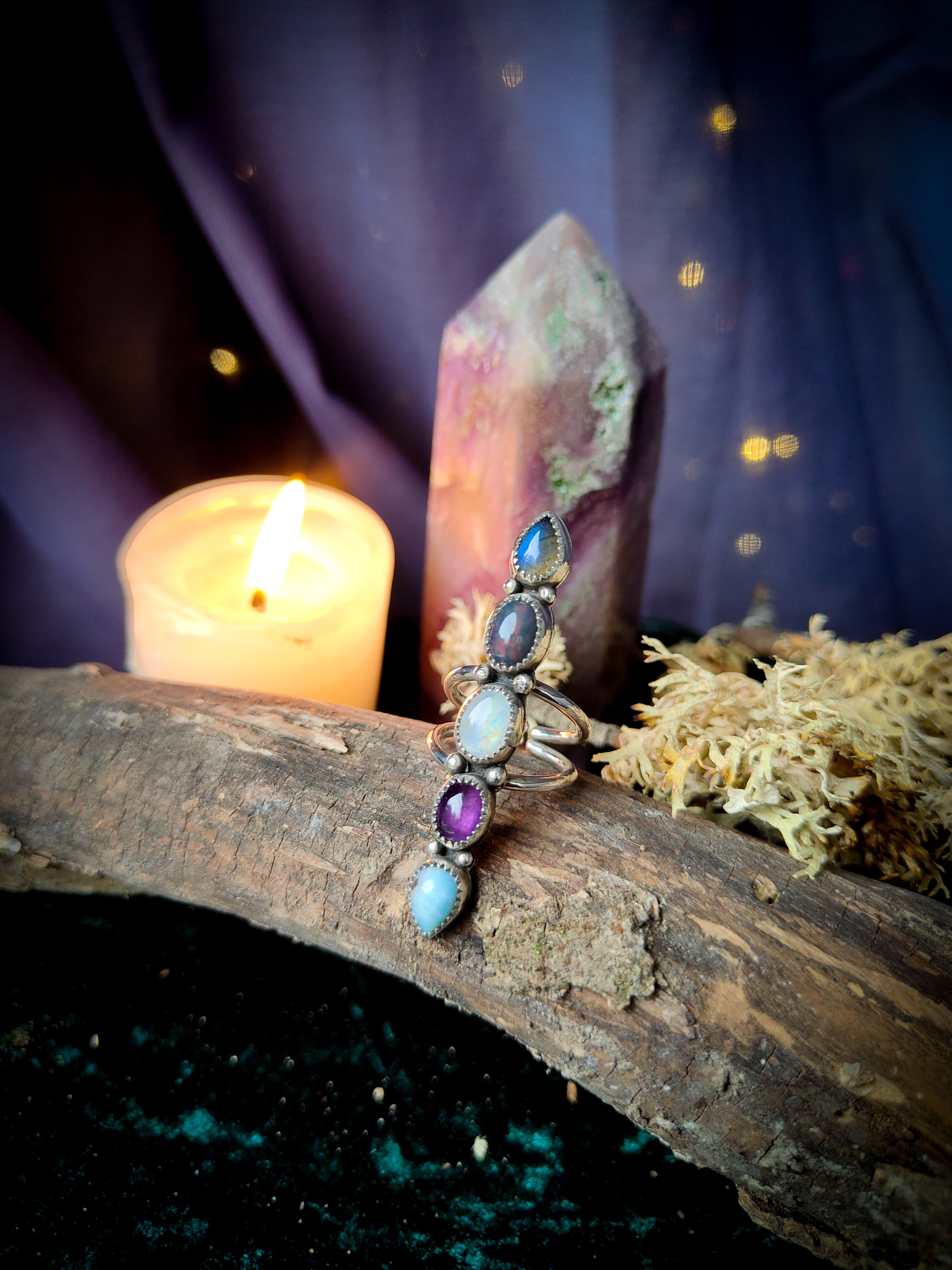 Crystal Witch - Bague en larimar, améthyste, pierre de lune arc-en-ciel, opale noire d'Ethiopie et labradorite bleue et argent