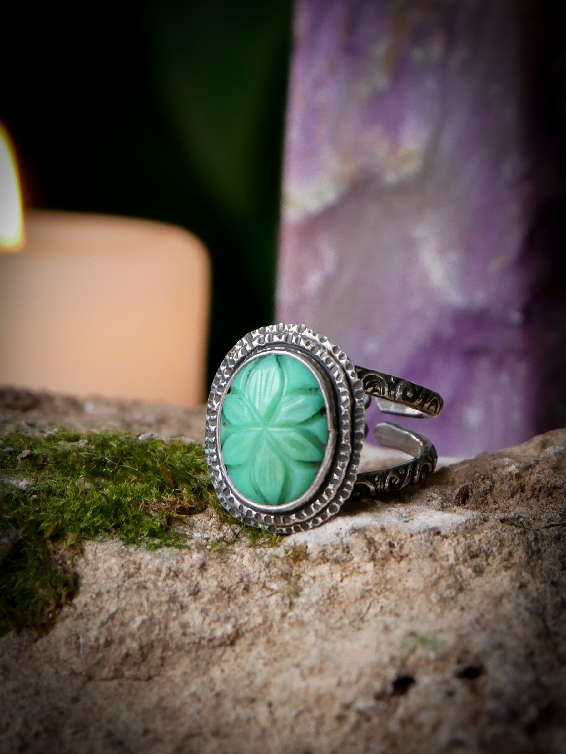 Ostara - Bague en chrysoprase gravée et argent