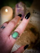 Ostara - Bague en chrysoprase gravée et argent