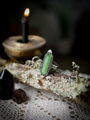 La Strega del Maniero - Anello in Serpentino Sfaccettato e Argento, Pipistrelli Forgiati