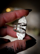 La Strega del Maniero - Anello in Serpentino Sfaccettato e Argento, Pipistrelli Forgiati