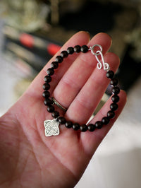 Gothic Witch - Bracelet en perles de grenat et argent