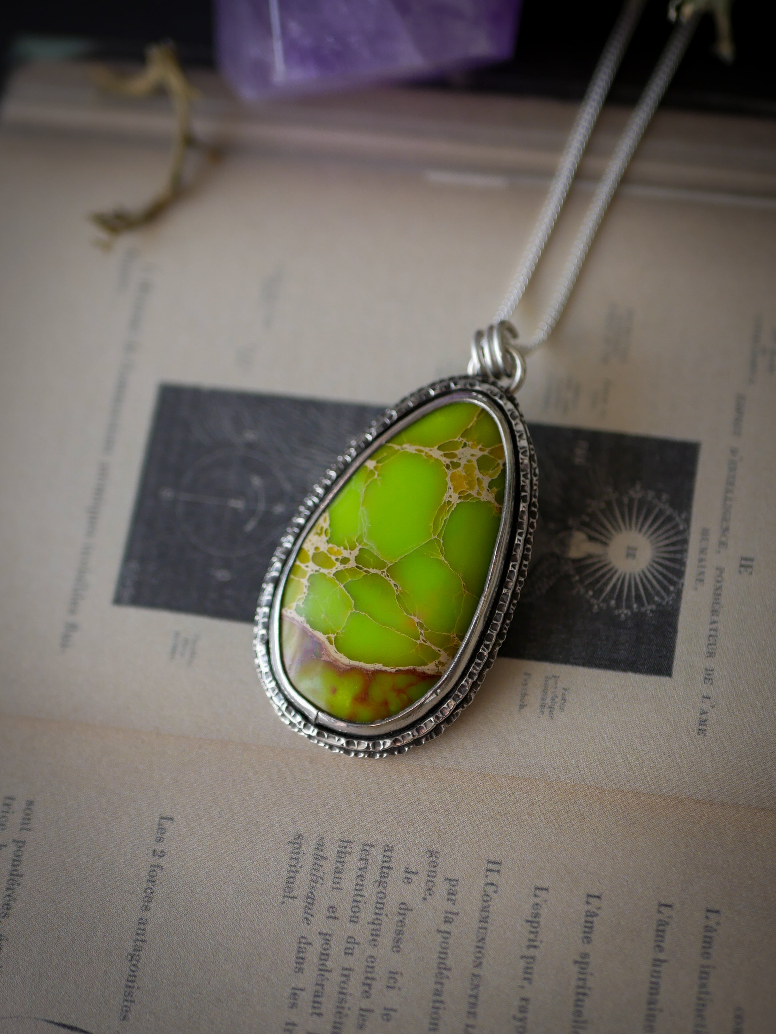 Apophis - Collier en gaspéite et argent, serpent au dos