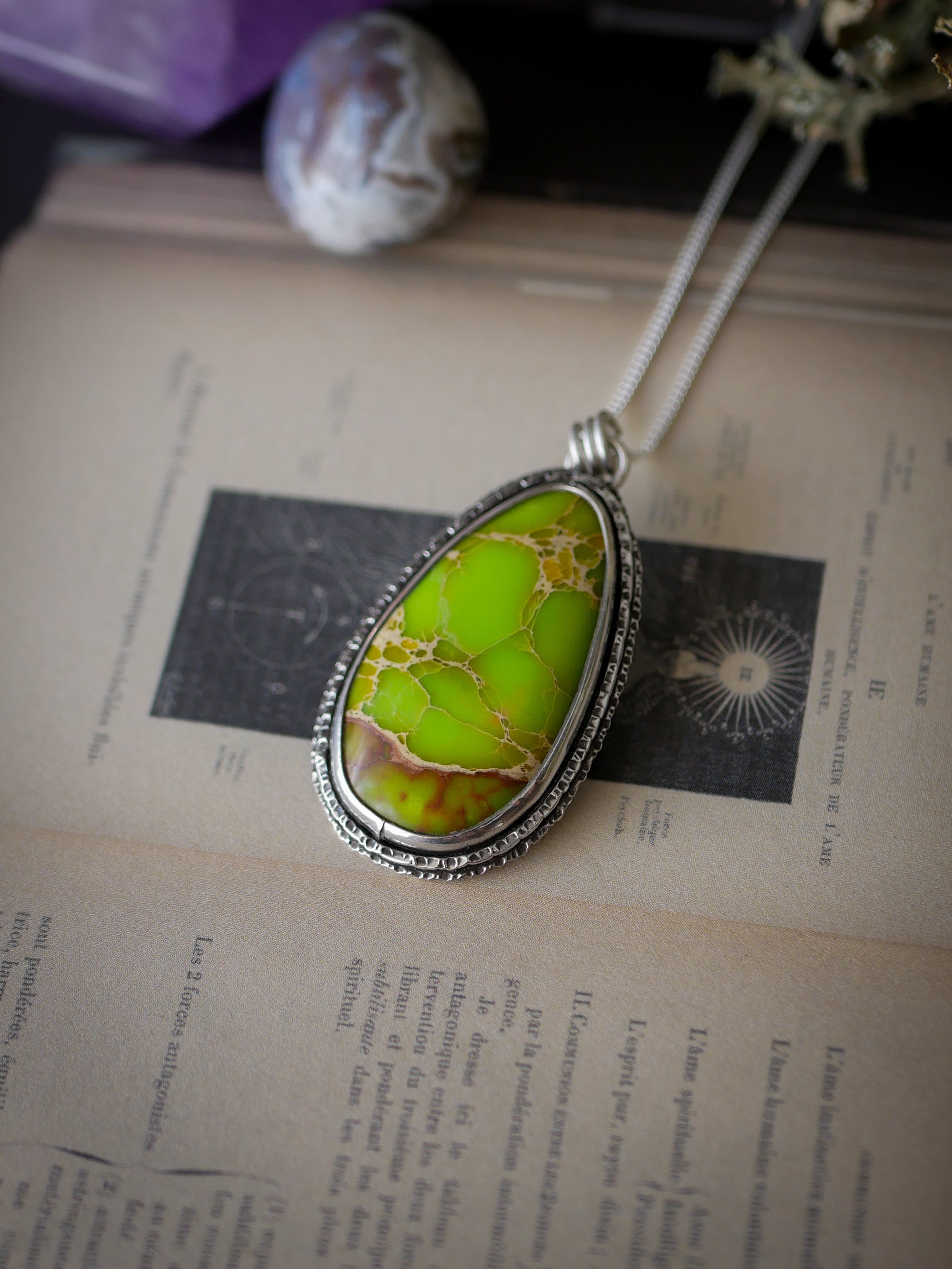 Apophis - Collier en gaspéite et argent, serpent au dos