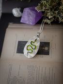 Apophis - Collier en gaspéite et argent, serpent au dos