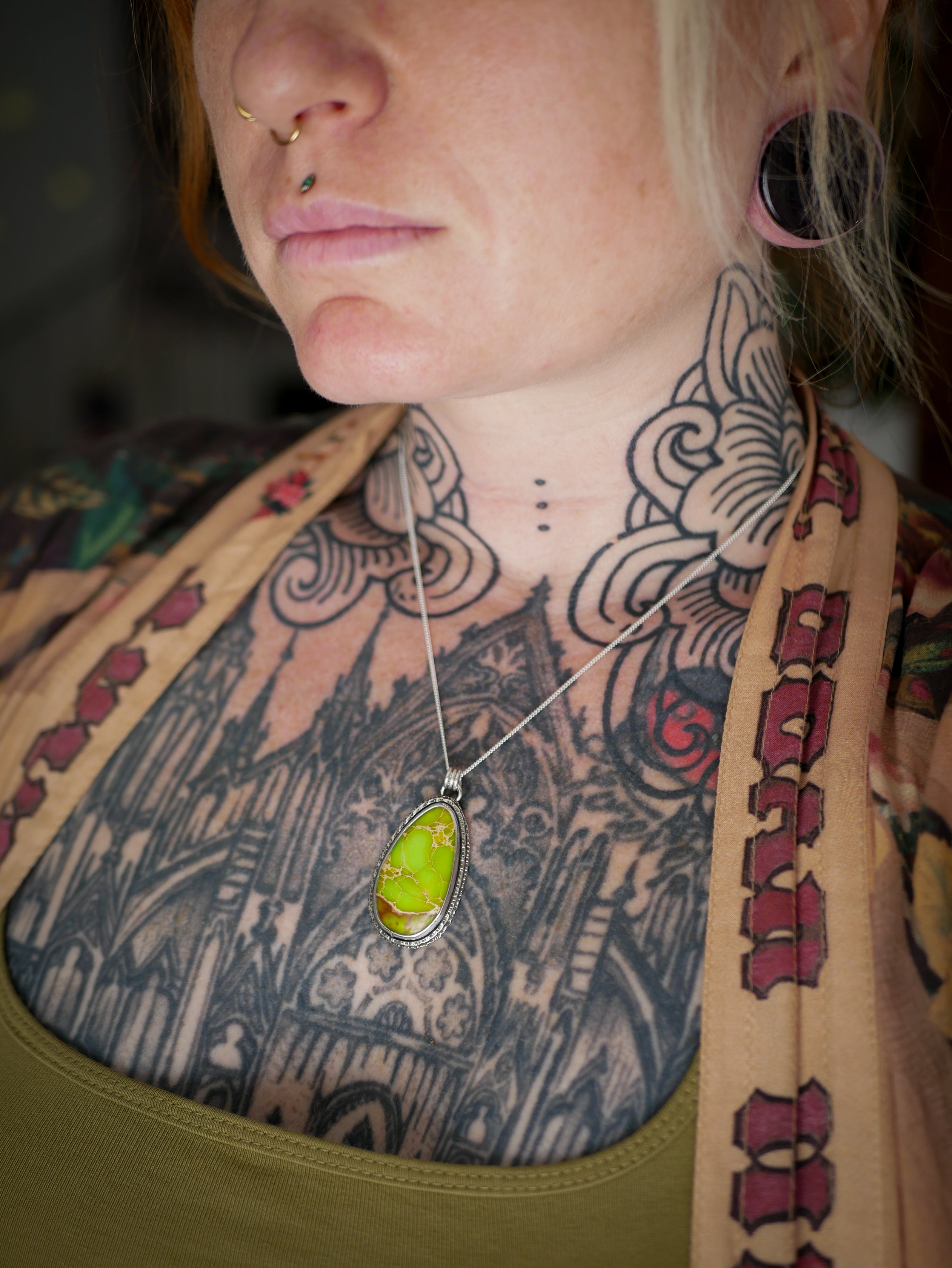 Apophis - Collier en gaspéite et argent, serpent au dos
