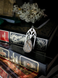 Le Coven - Collier gothique en cristal de l'Himalaya mica et argent