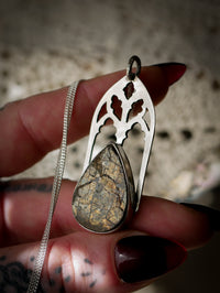 Le Coven - Collier gothique en cristal de l'Himalaya mica et argent