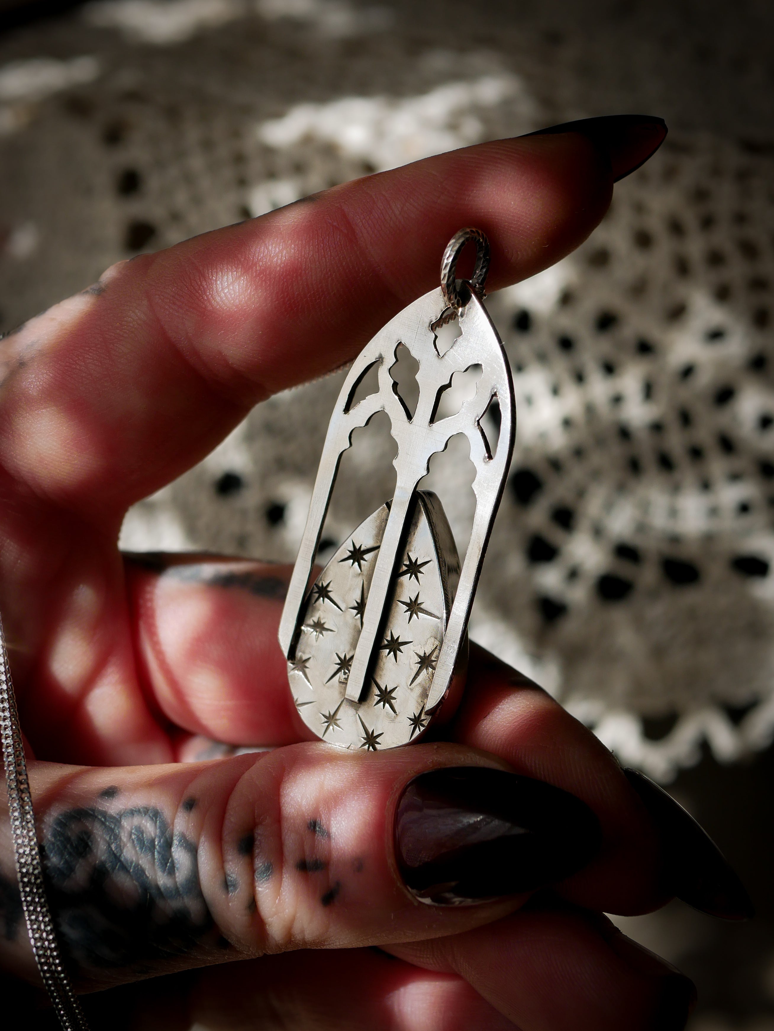 Le Coven - Collier gothique en cristal de l'Himalaya mica et argent