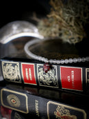 Baldr - Collier ras-de-cou en grenat, perles de jade blanc et argent