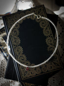 Baldr - Collier ras-de-cou en grenat, perles de jade blanc et argent