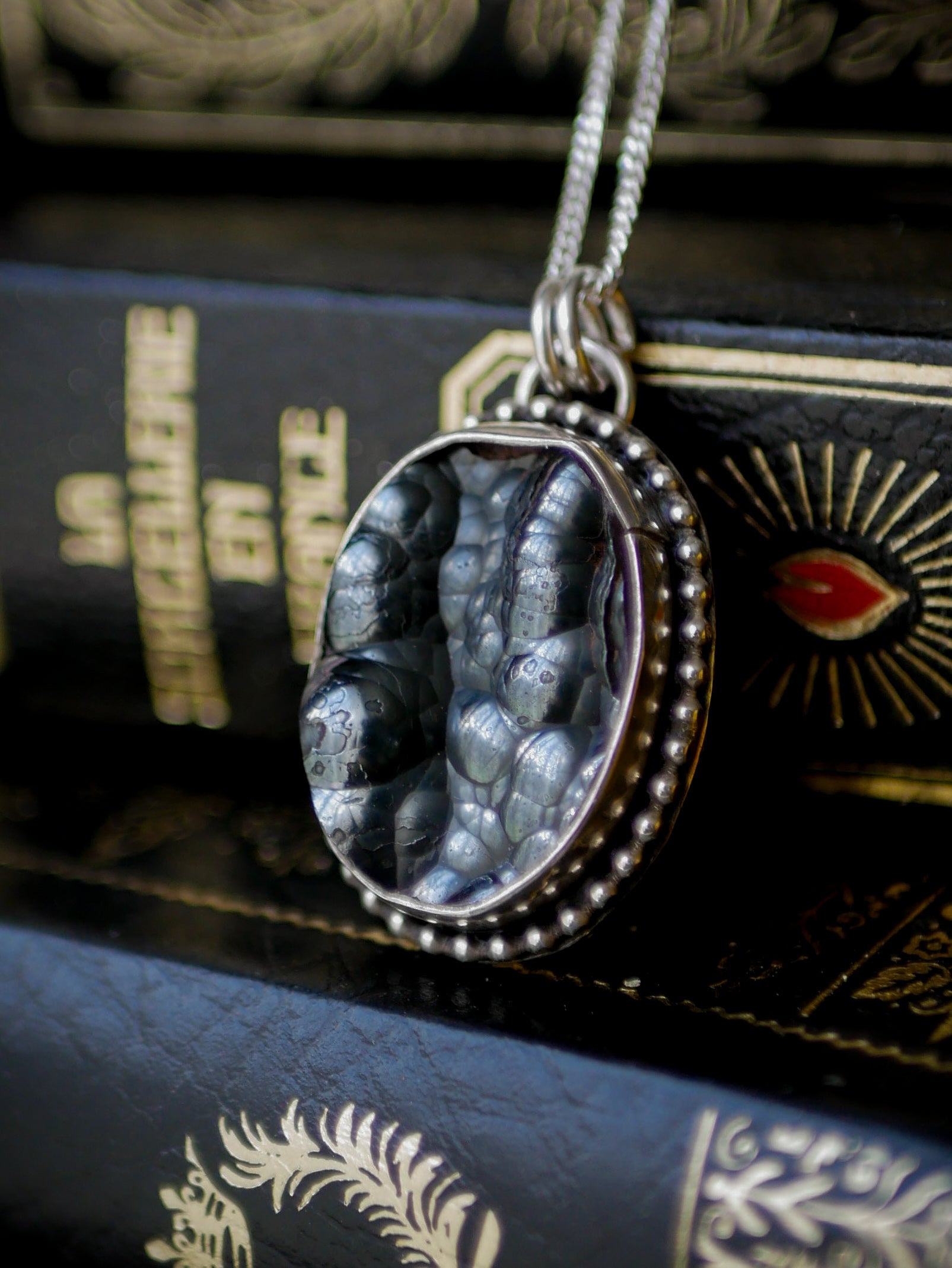 Samhain - Collier en hématite botryoïdale, argent et pentagramme forgé au dos