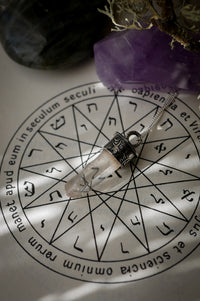 Divination - Collier-pendule en cristal de l'Himalaya et argent