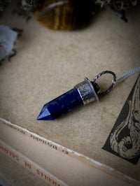 [Réservé] Anubis - Collier-pendule en lapis lazuli et argent, crâne forgé