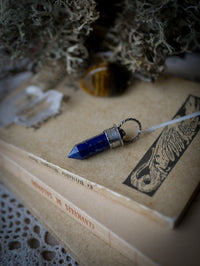 [Réservé] Anubis - Collier-pendule en lapis lazuli et argent, crâne forgé