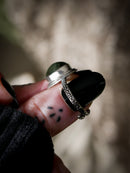 L'Œil de l'Ouroboros - Bague en actinolite et argent