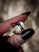 L'Œil de l'Ouroboros - Bague en actinolite et argent