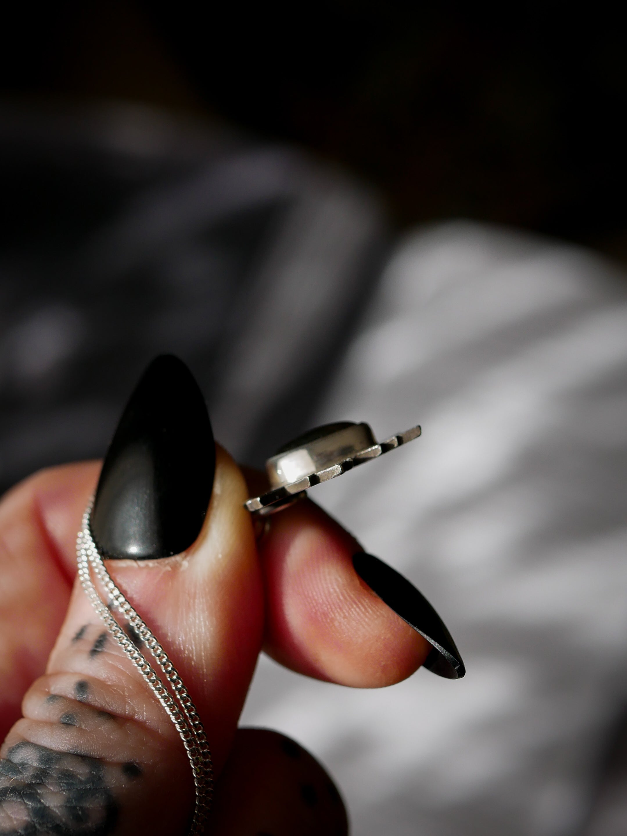 Le Faune - Collier feuille d'érable en argent et labradorite bleue