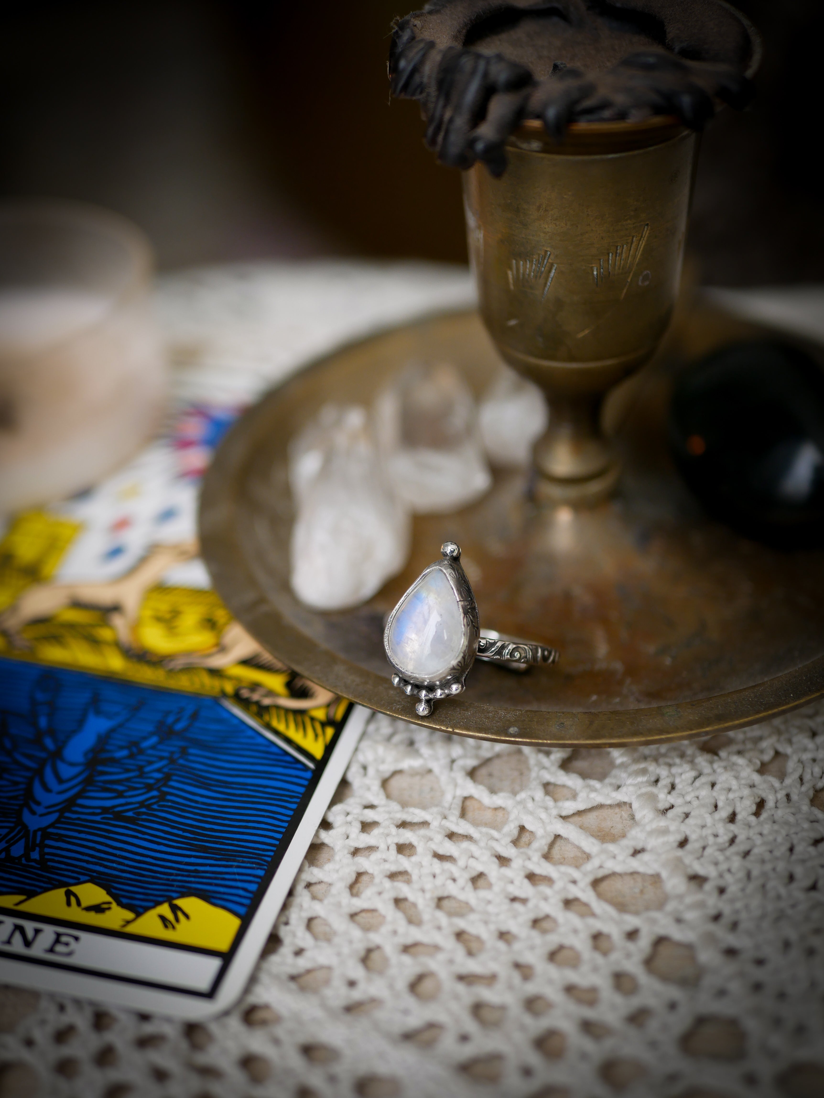 Déesse de Glace - Bague en pierre de lune arc-en-ciel (péristérite) et argent