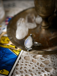 Déesse de Glace - Bague en pierre de lune arc-en-ciel (péristérite) et argent