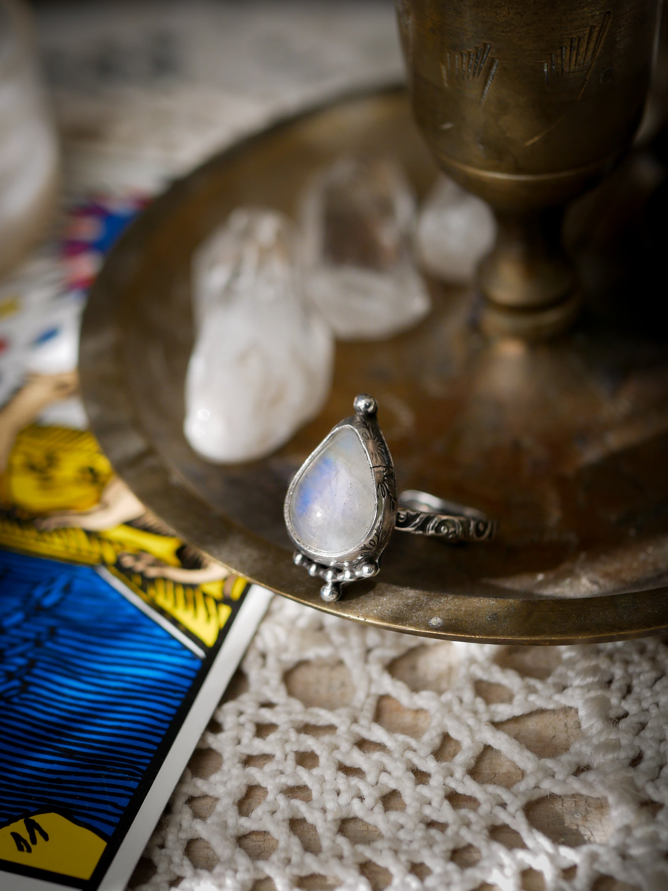 Déesse de Glace - Bague en pierre de lune arc-en-ciel (péristérite) et argent