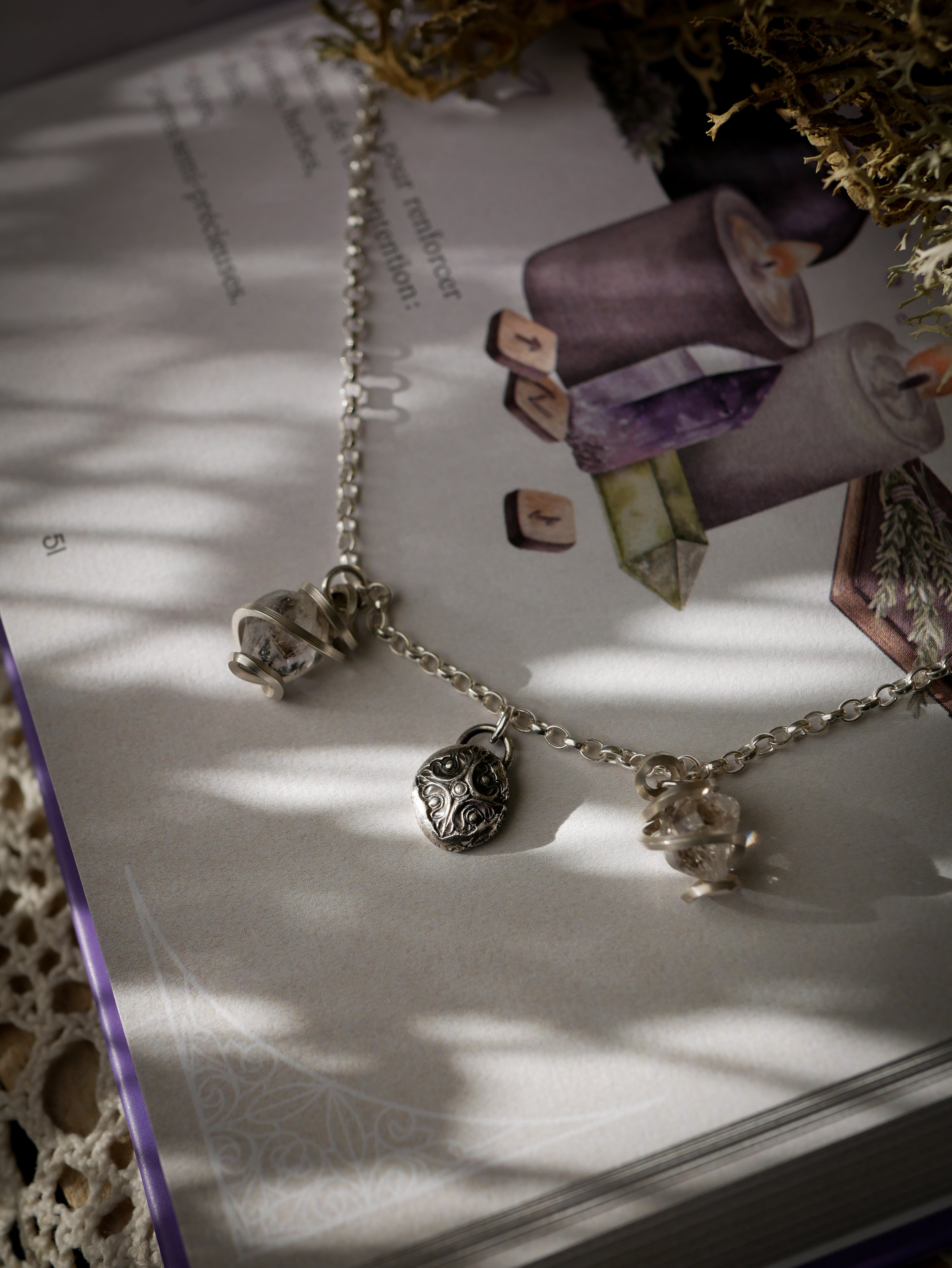 Alice Kyteler - Collier en diamant Herkimer et argent, pendentif gothique forgé